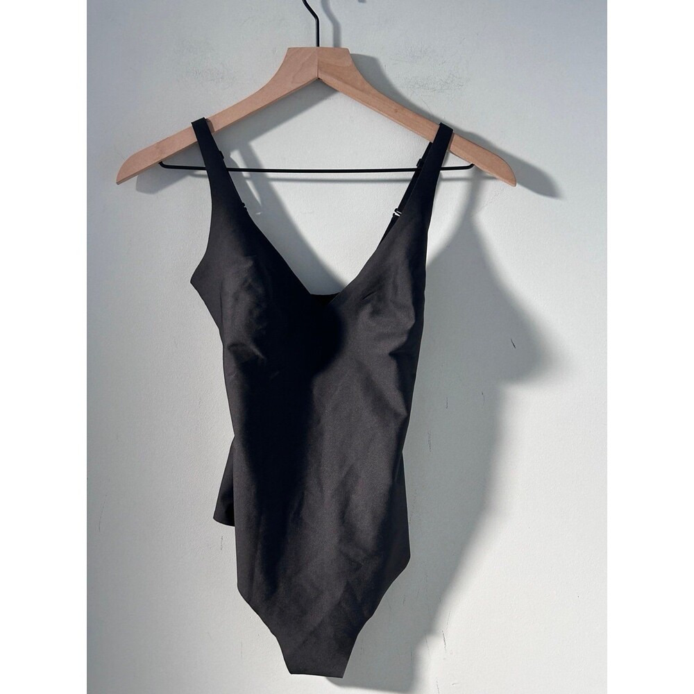 Skims Body Plunge Bodysuit Onyx Medium New with tags